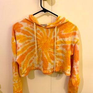 Cropped tie dye sweatshirt